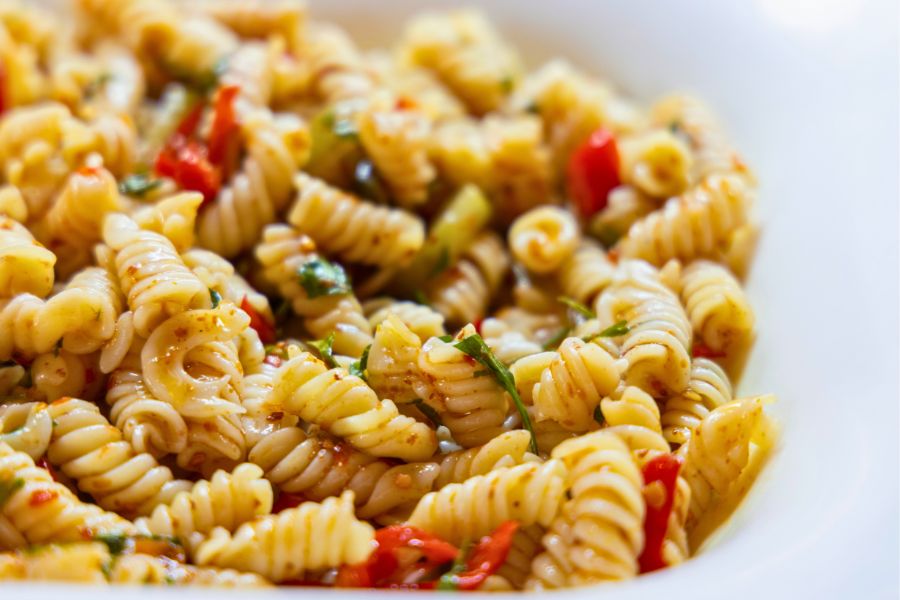 An example of one of the gluten free lunch ideas for work: gluten free pasta salad.